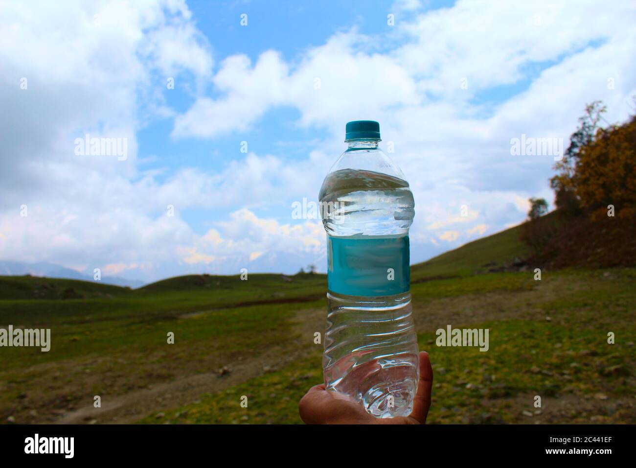 Bevande, nel trekking a Himalaya inferiore. Foto Stock