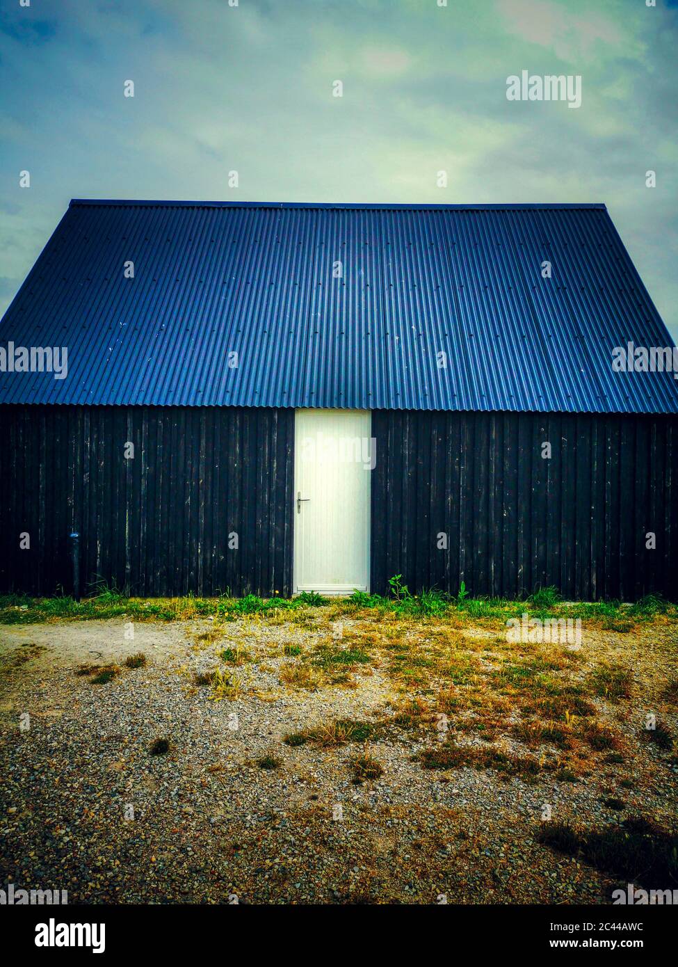 Capanna di metallo blu in Bretagna francese, Finistere, Francia Foto Stock