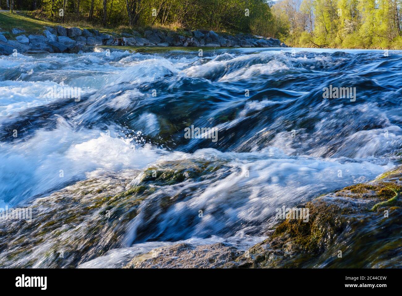 Germania, Baviera, Lenggries, rapide del fiume Isar Foto Stock