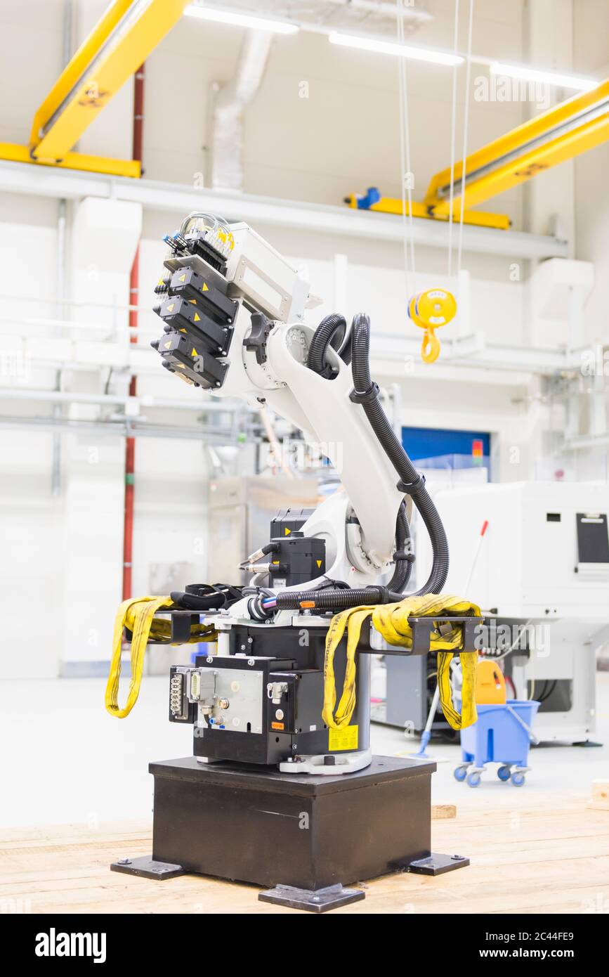 Robot industriale di fabbrica sul negozio Foto Stock