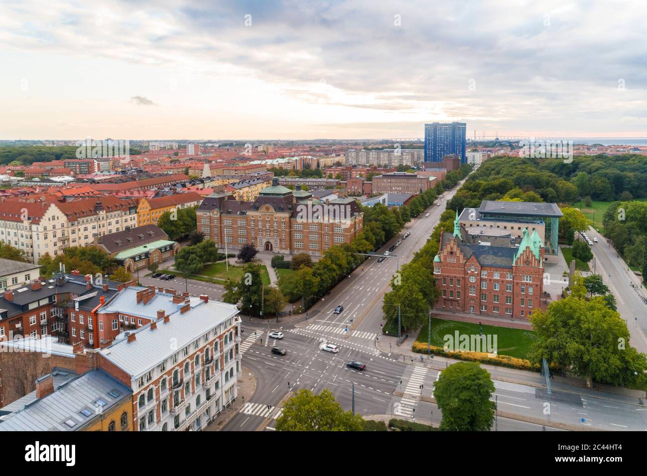 Svezia, Scania, Malmo, vista aerea dell'incrocio di fronte alla Biblioteca della Città di Malmo Foto Stock