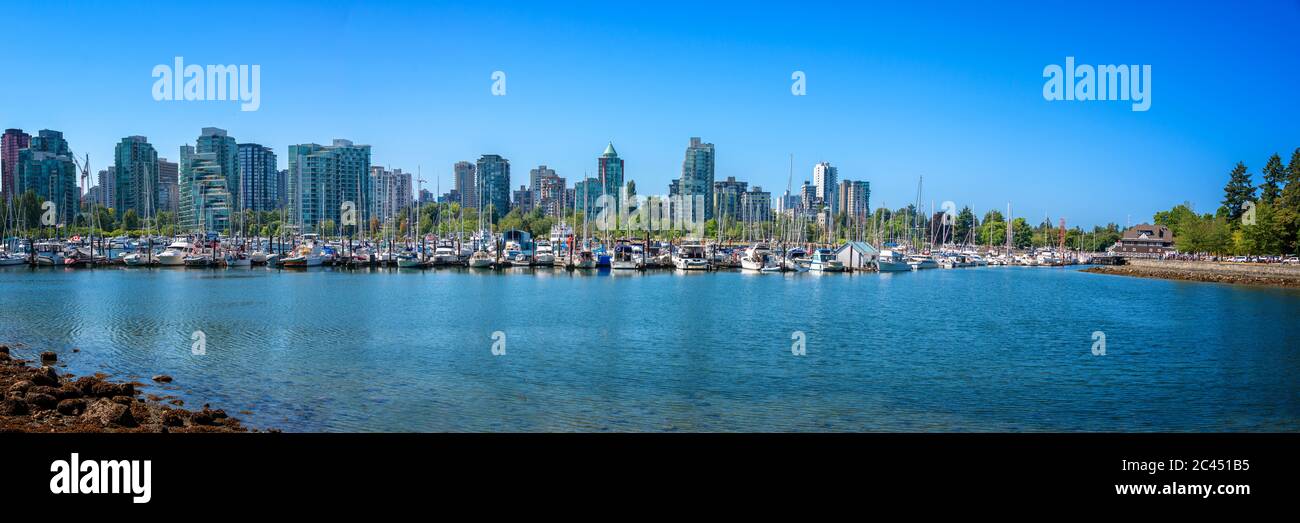 Skyline di Vancouver, panorama da Stanley Park in estate, British Columbia, Canada Foto Stock