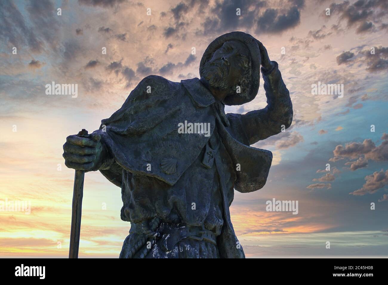 Monumento al pellegrino sul Camino de Santiago Foto Stock
