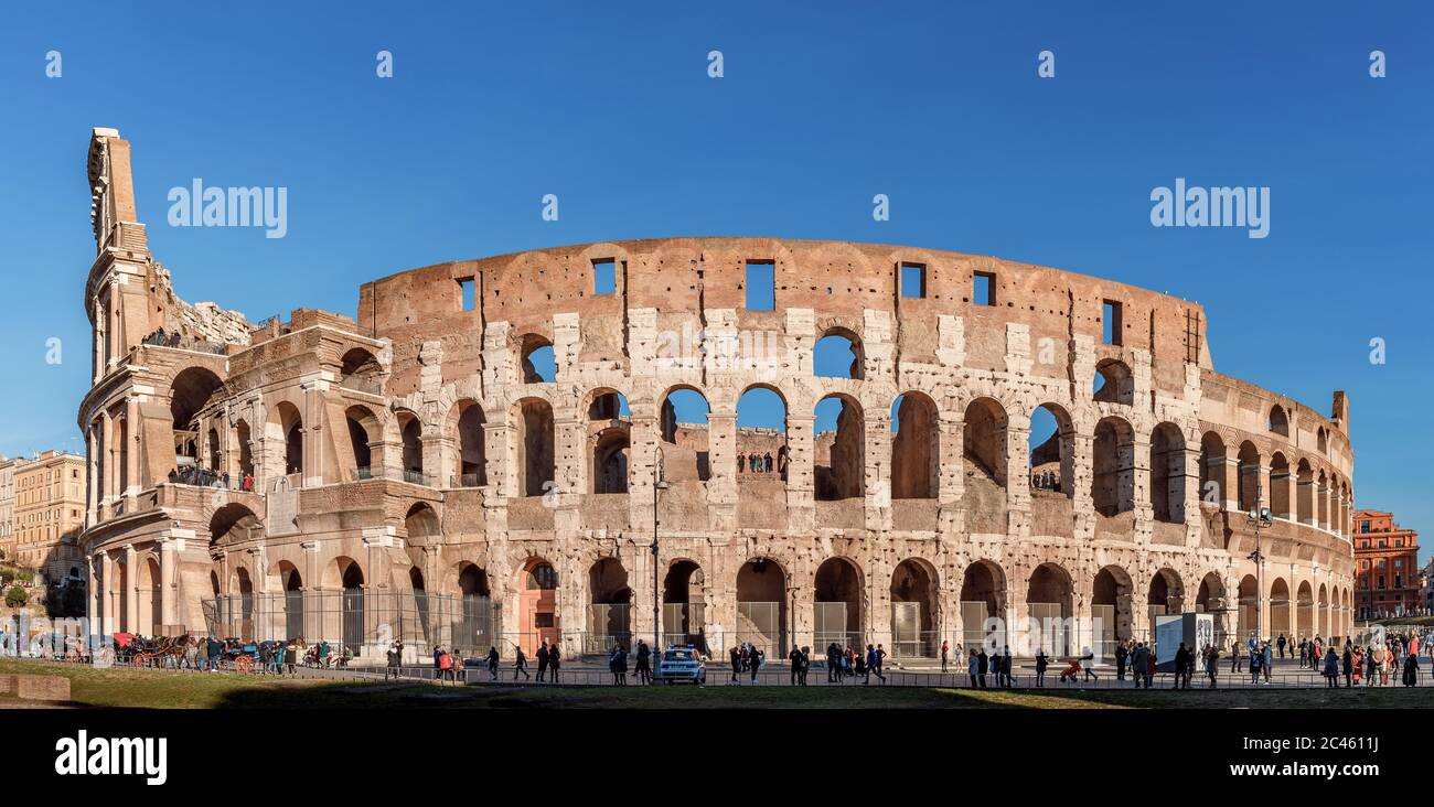 Il Colosseo di Roma - Vista panoramica Foto Stock