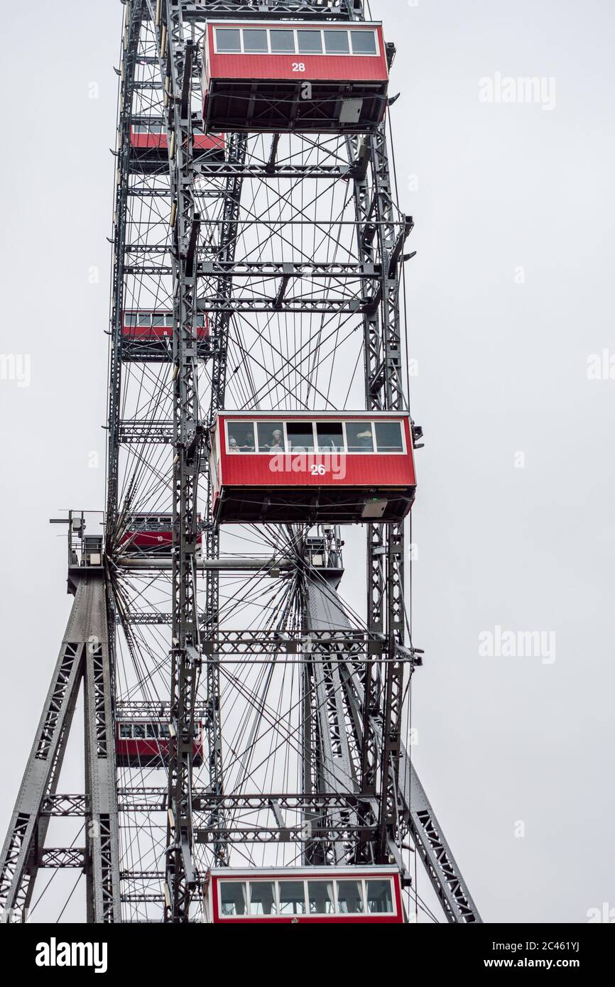 Ruota panoramica gigante di Vienna, vista ravvicinata, parco divertimenti Prater, Vienna, Austria. Foto Stock