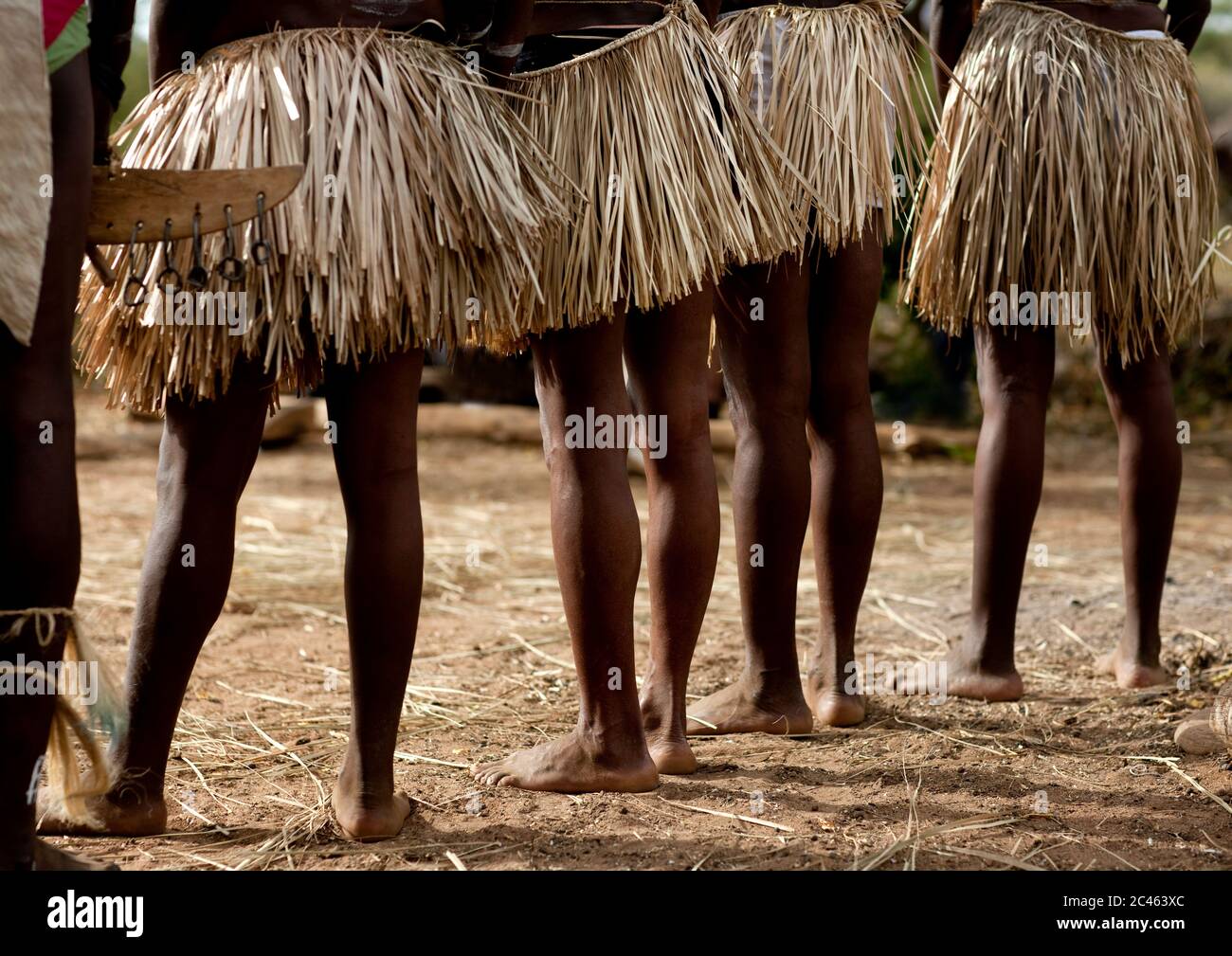 Tharaka tribù donne gonne, Nairobi County, Monte Kenya, Kenya Foto Stock