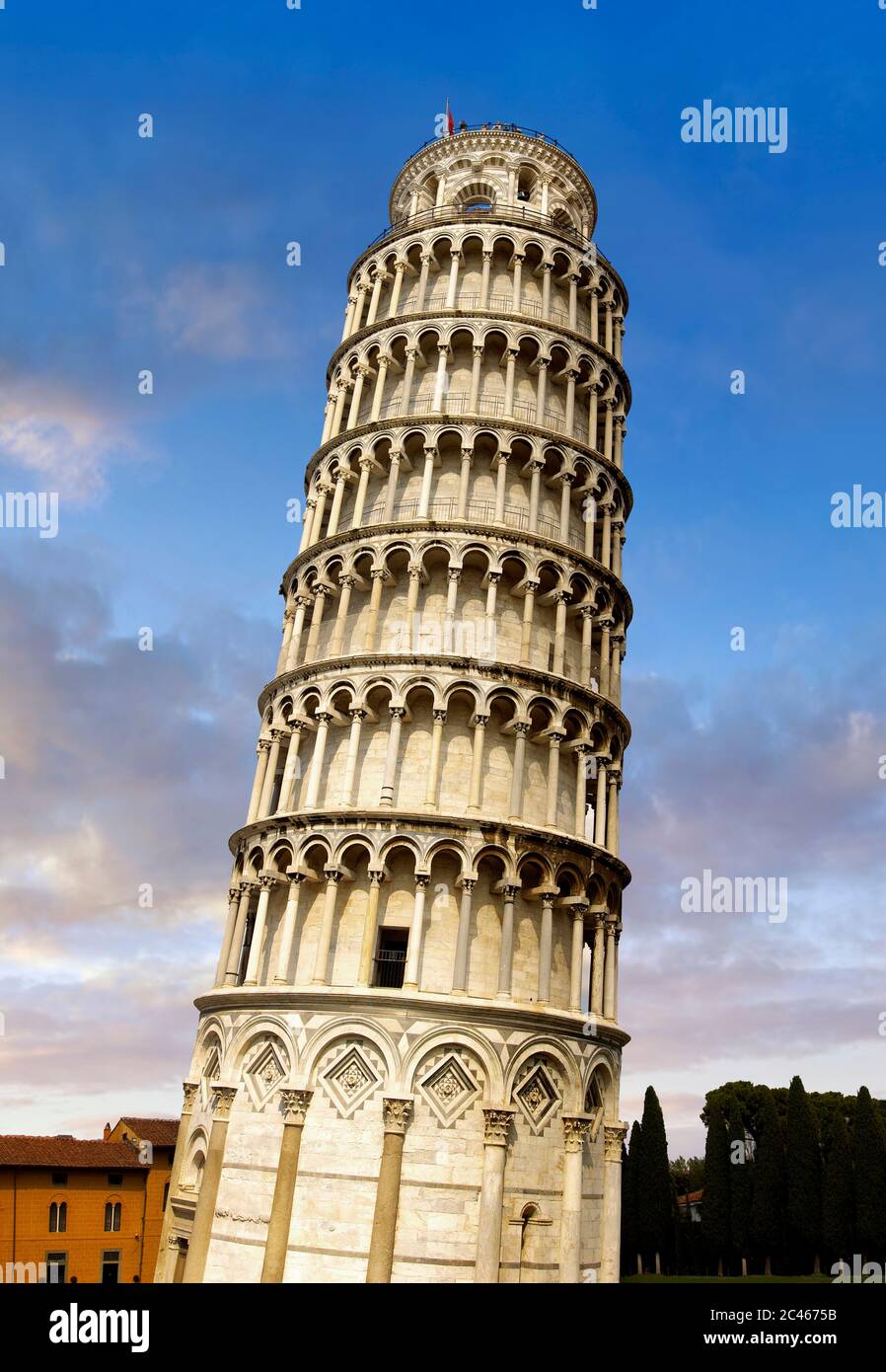 Vista della Torre Pendente romanica di Pisa, del Campanile, Piazza del Miracoli, Pisa, Italia Foto Stock