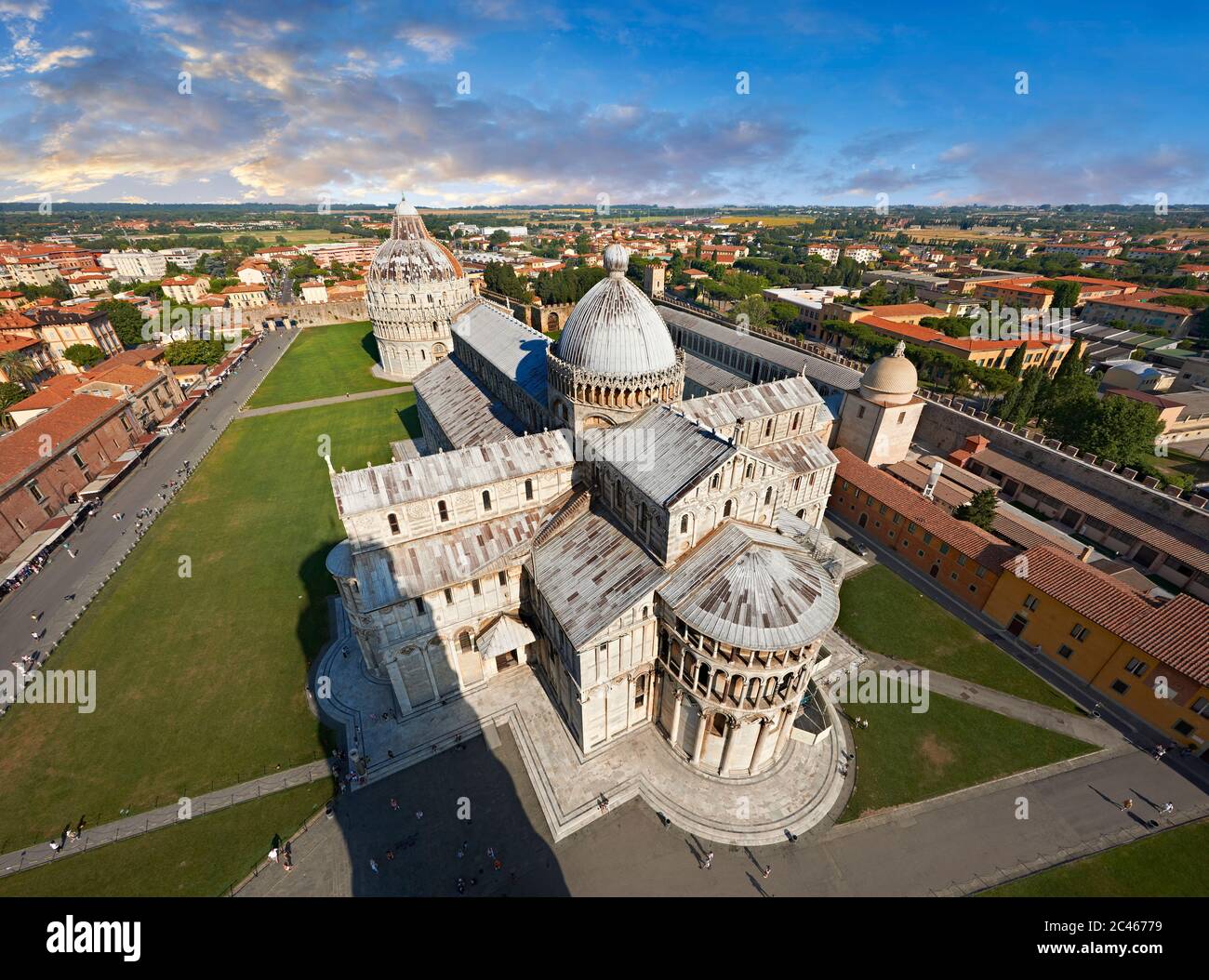 Veduta aerea del Duomo romanico di Pisa Foto Stock