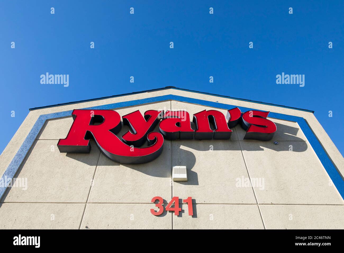 Un cartello con il logo all'esterno di un ristorante Ryan's buffet chiuso e abbandonato a Hannover, Pennsylvania, il 12 giugno 2020. Foto Stock