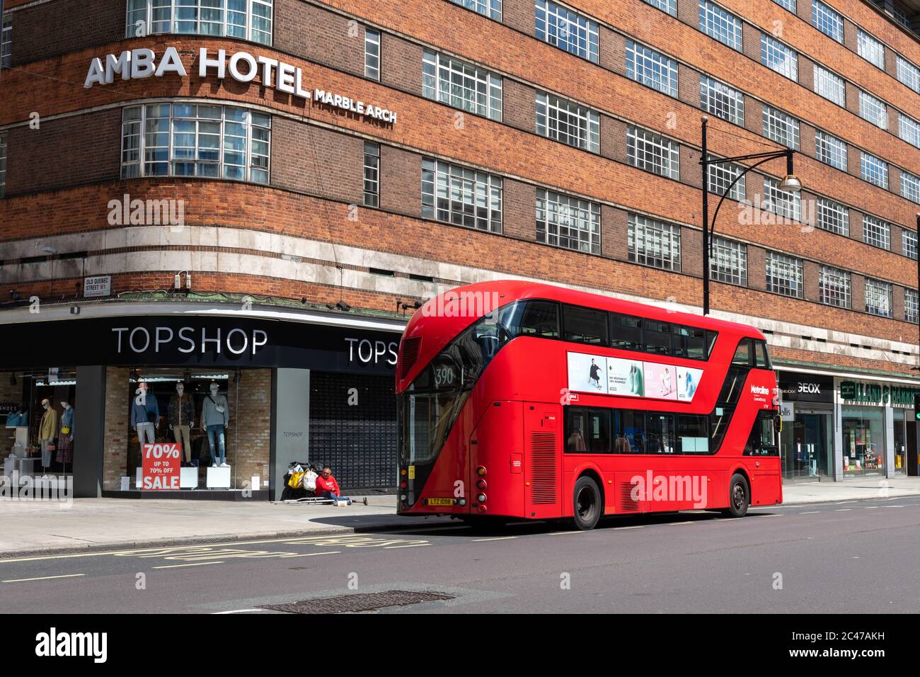Il negozio di punta della multinazionale britannica di abbigliamento Topshop a Londra Oxford Street. Foto Stock