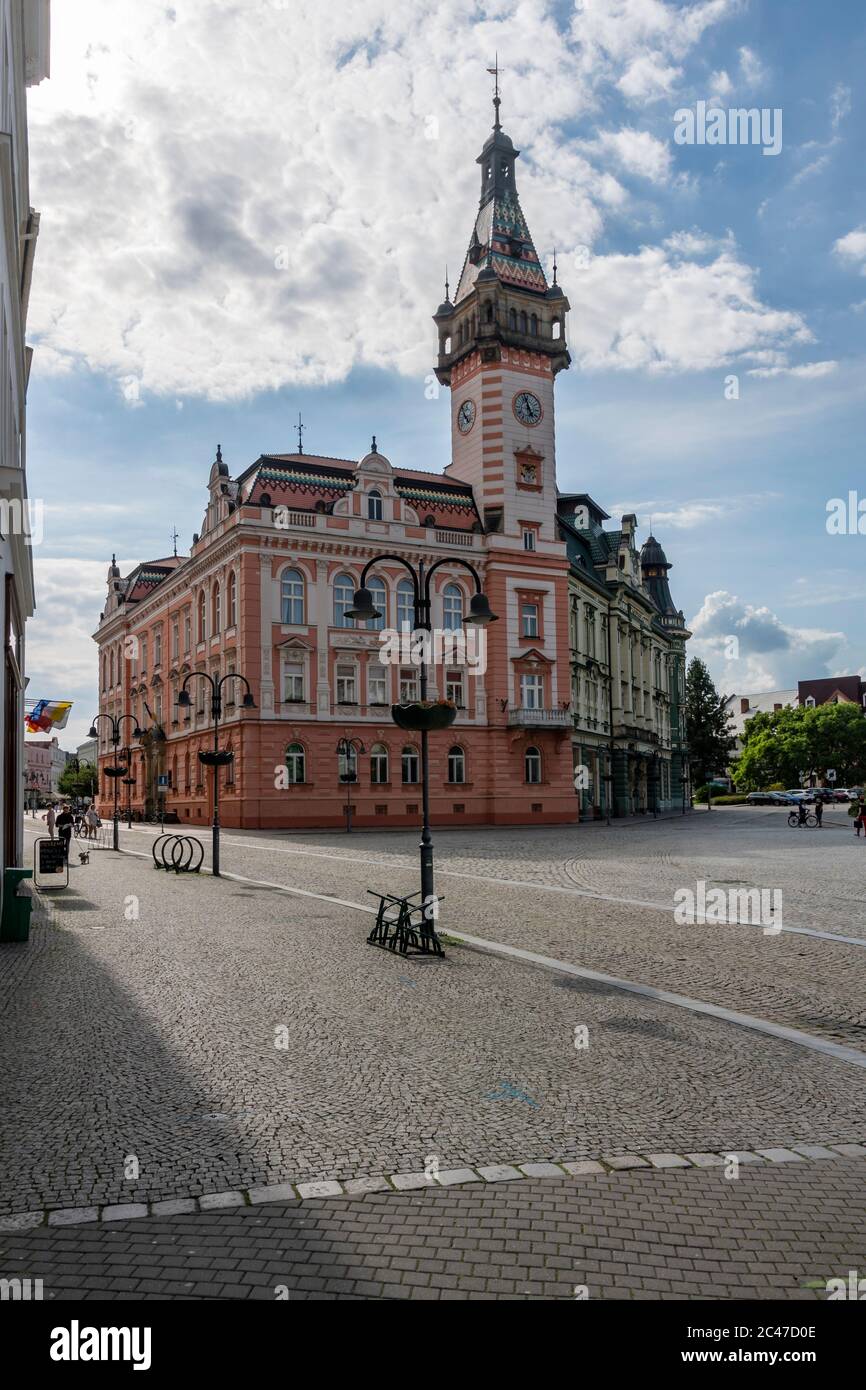 Municipio nel centro della città di Krnov, Repubblica Ceca, Europa. Foto Stock