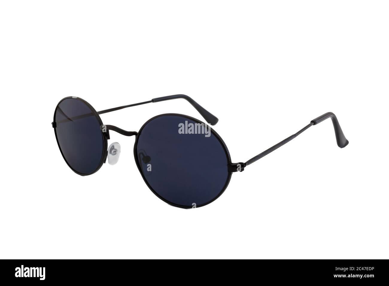 Occhiali da sole con montature nere ovali avvolgenti e lenti nere, isolati  su sfondo bianco, vista laterale Foto stock - Alamy