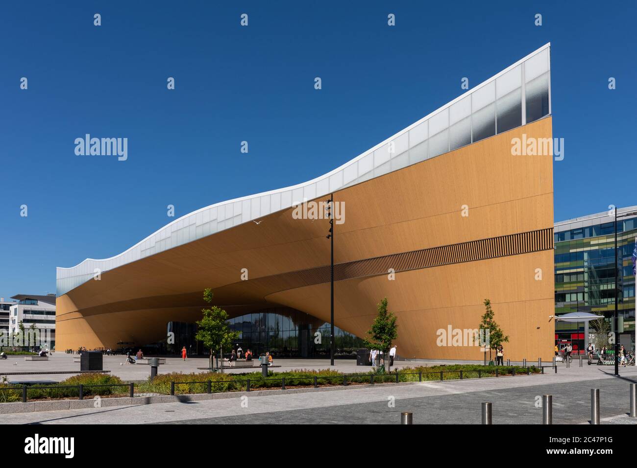 Architettura contemporanea della Biblioteca Oodi a Helsinki, Finlandia Foto Stock