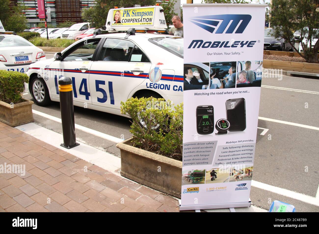 La premiata tecnologia Mobileye sarà tritata a Sydney da metà gennaio al 31 marzo 2014 con un massimo di 20 taxi Legion Cabs. Foto Stock