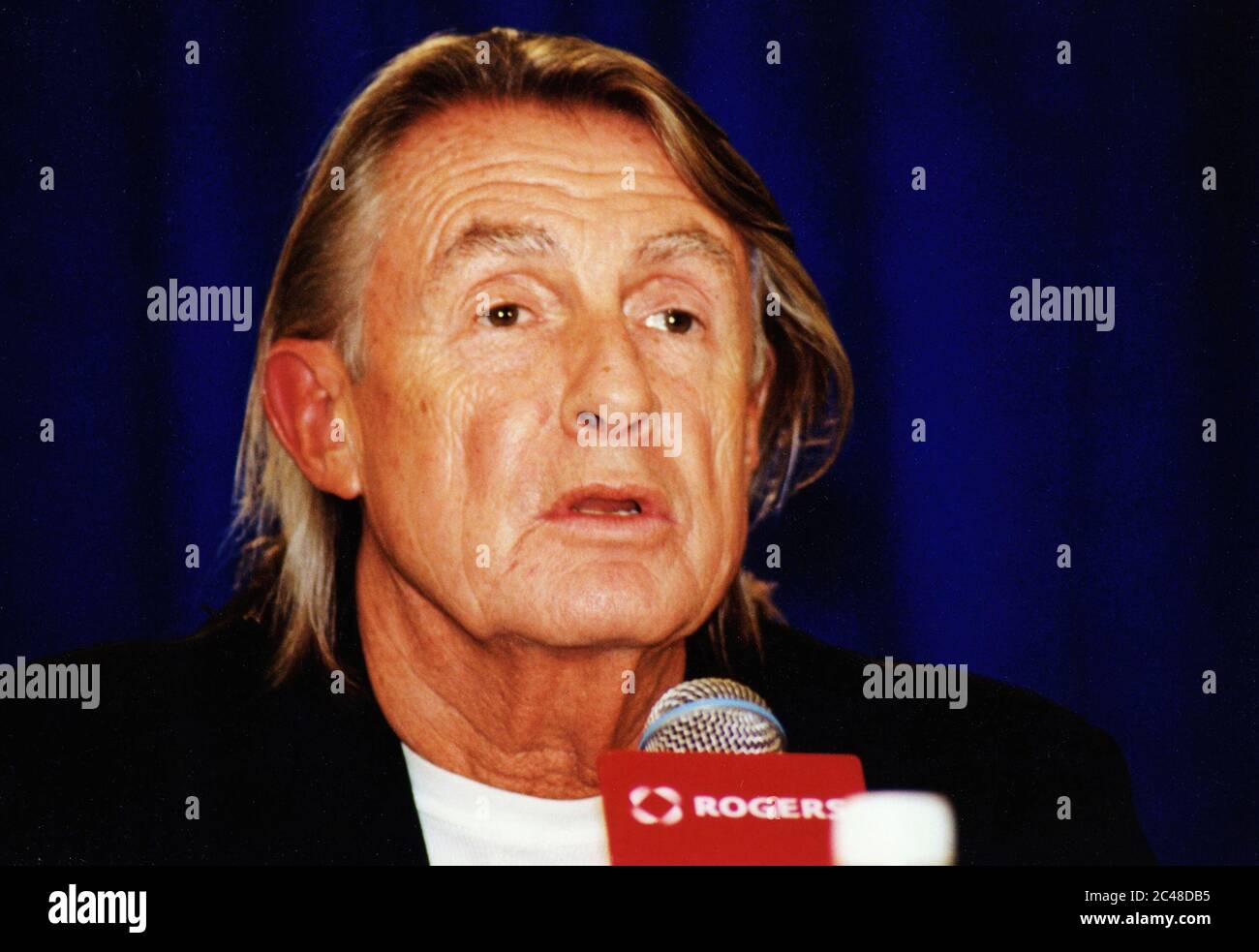 22 giugno 2020 - il regista Joel Schumacher, noto per i successi di botticelle, tra cui 'St. Elmo's Fire,''''The Lost Boys'', ''Falling Down'', così come due film ''Batman'' sono morti all'età di 80 anni. File Foto: 2002 Toronto International Film Festival, Toronto, Ontario, Canada. (Immagine di credito: © Brent Perniac/AdMedia tramite CAVO ZUMA) Foto Stock