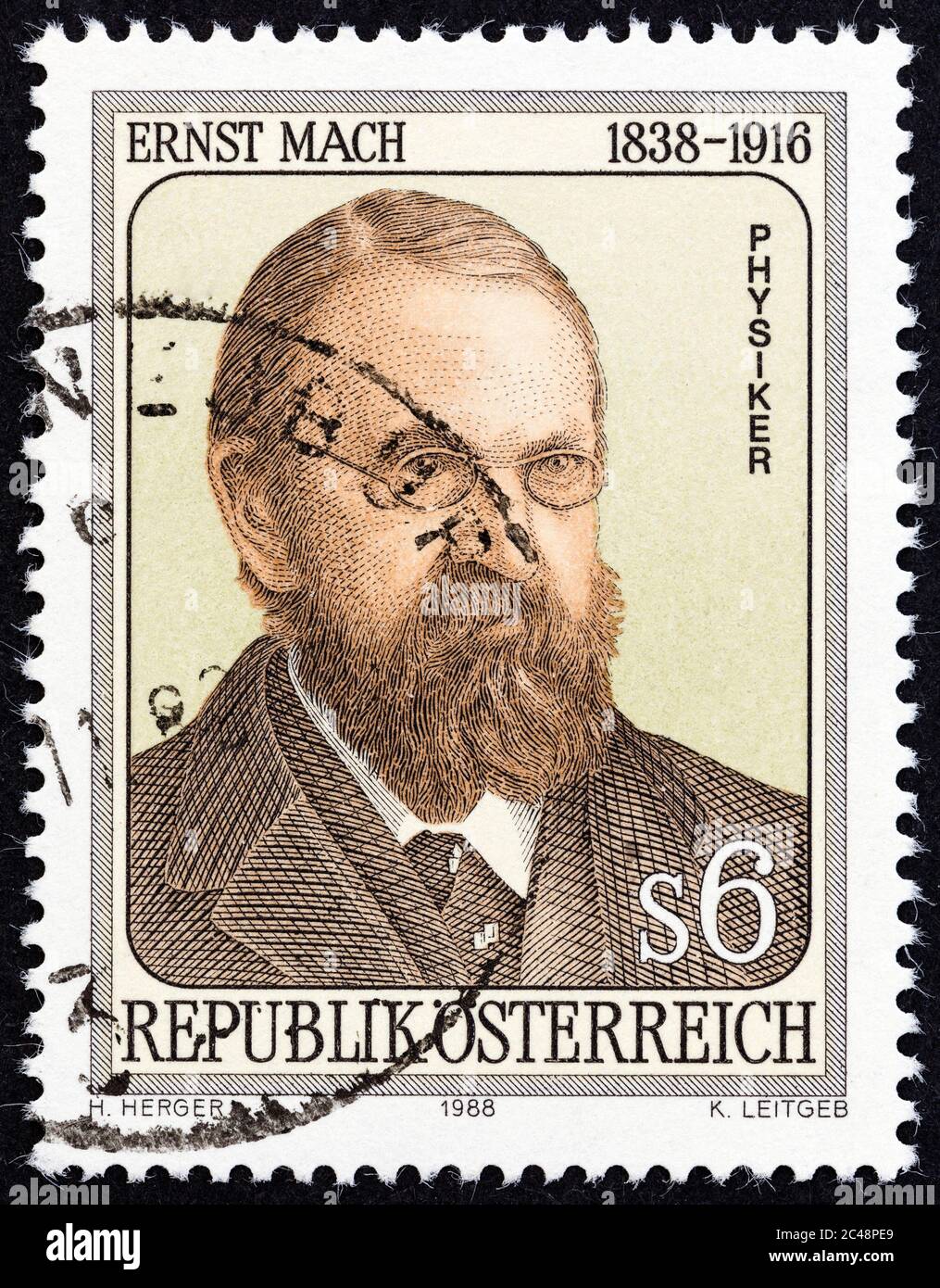 AUSTRIA - CIRCA 1988: Un francobollo stampato in Austria mostra il fisico e filosofo Ernst Mach Foto Stock