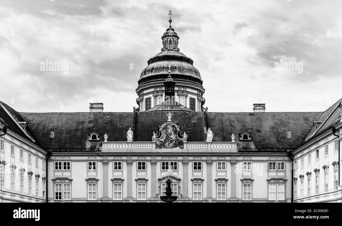 Ingresso all'abbazia di Melk, Melk in Austria bassa, Austria. Immagine in bianco e nero. Foto Stock