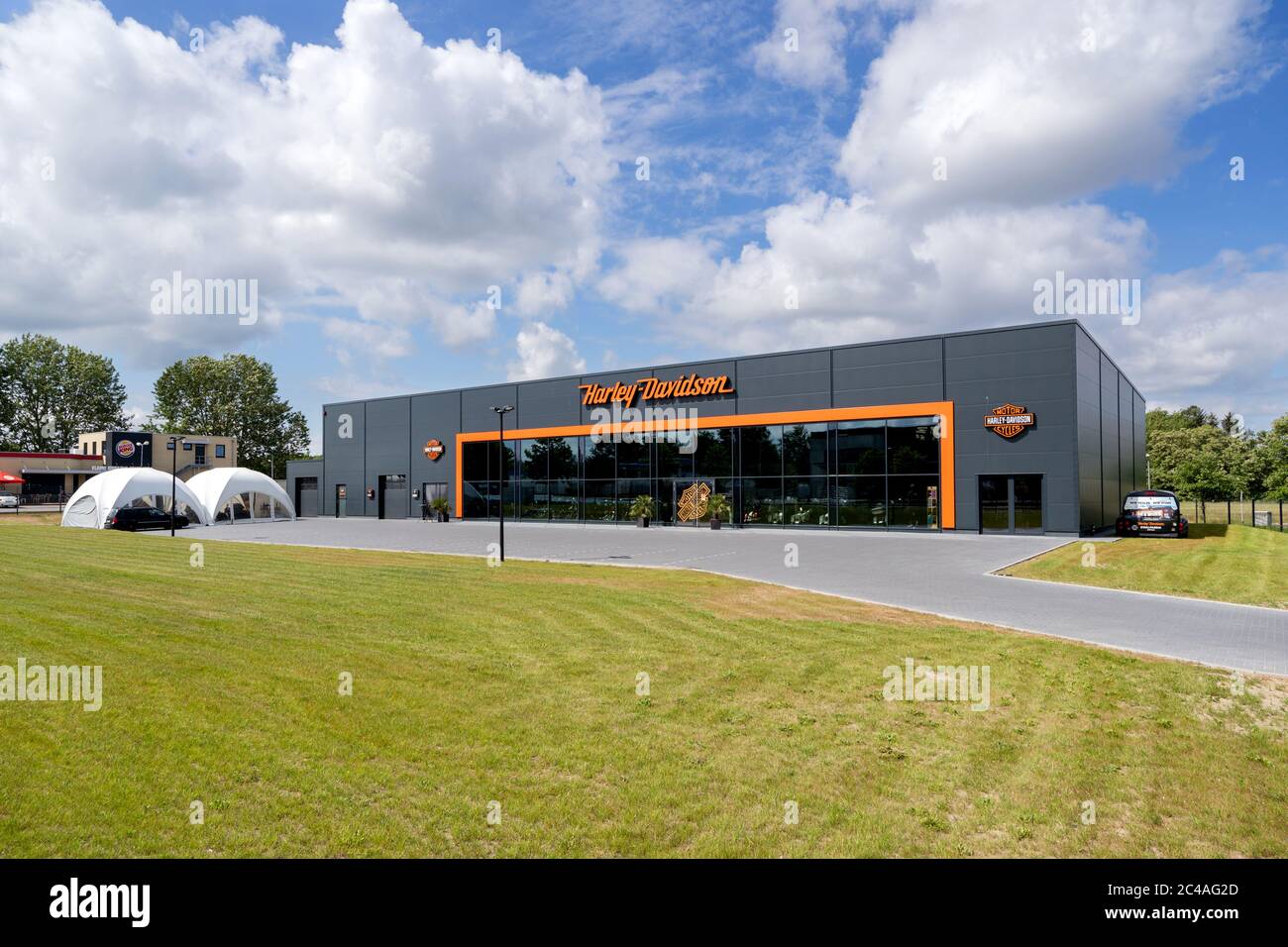 Rivenditore Harley-Davidson a Rostock, Germania. Harley-Davidson è un  produttore americano di motociclette fondato nel 1903 a Milwaukee,  Wisconsin Foto stock - Alamy