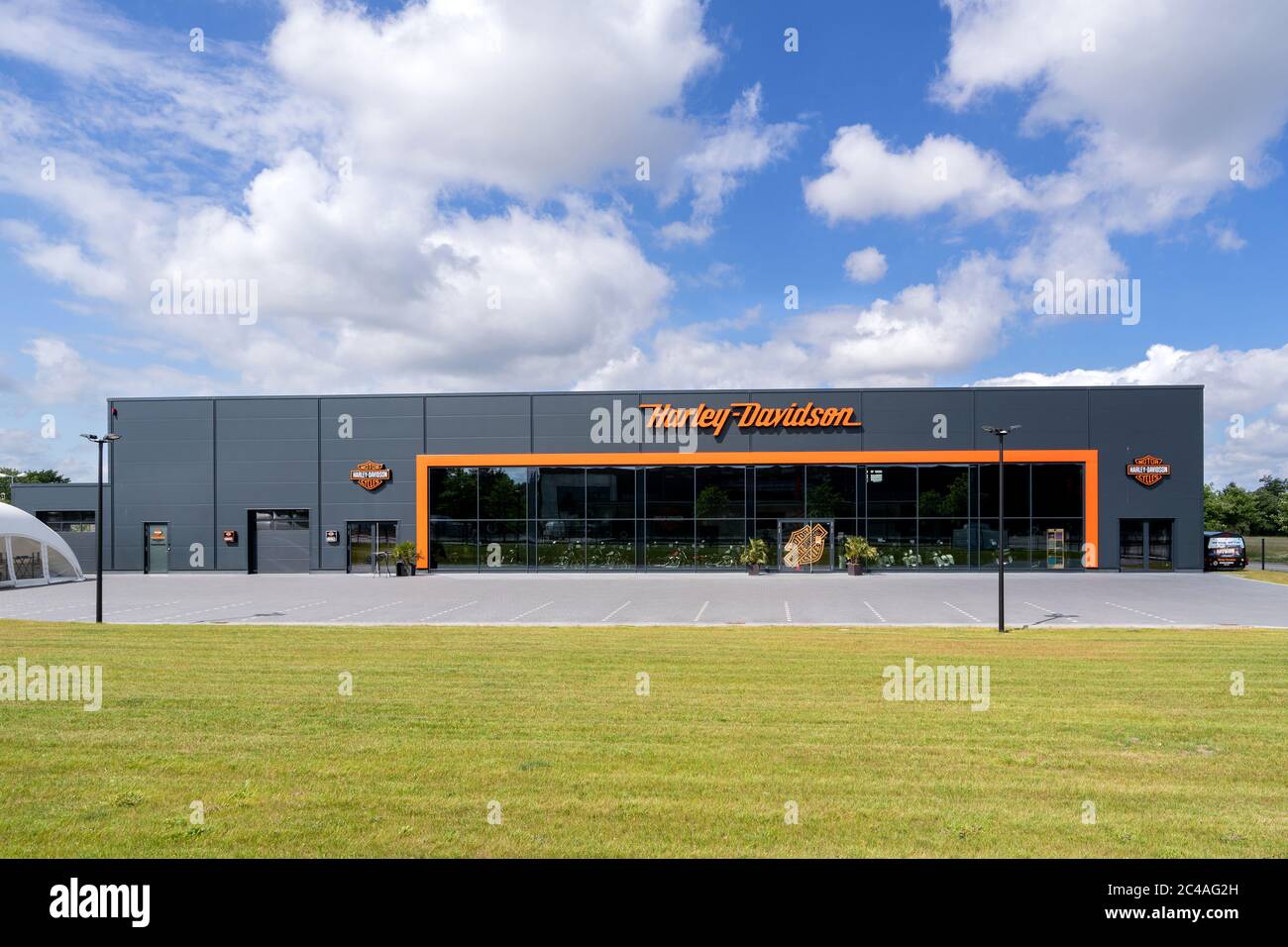 Rivenditore Harley-Davidson a Rostock, Germania. Harley-Davidson è un  produttore americano di motociclette fondato nel 1903 a Milwaukee,  Wisconsin Foto stock - Alamy
