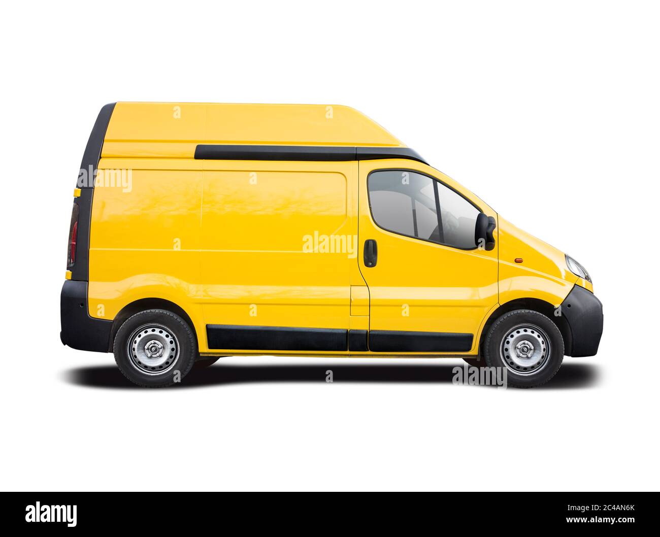 Vista laterale del furgone giallo isolata su bianco Foto Stock