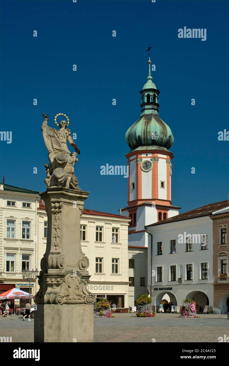 náměstí Svobody, piazza cittadina di Mistek, parte di Frydek-Mistek, regione Moravo-Silesiana, Moravia, Repubblica Ceca Foto Stock