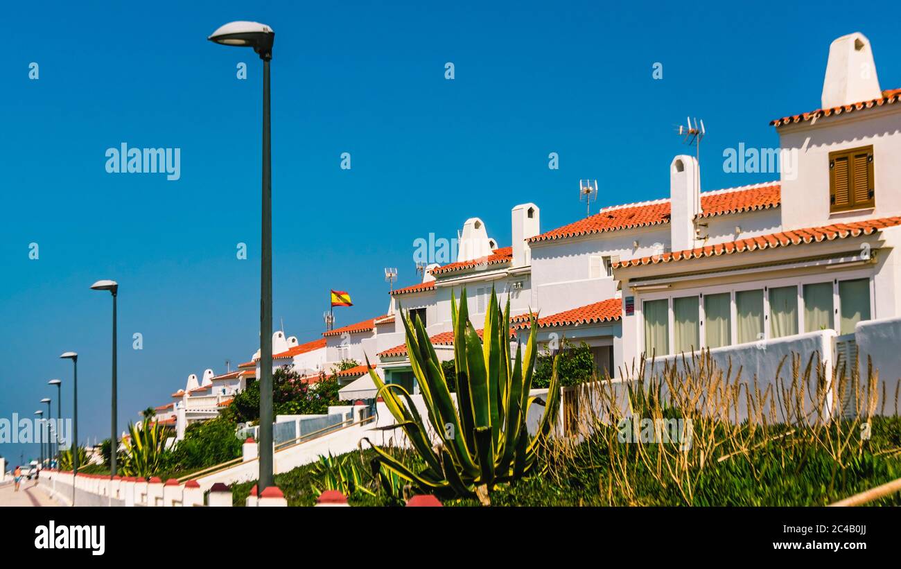 lungomare sulla spiaggia in spagna Foto Stock