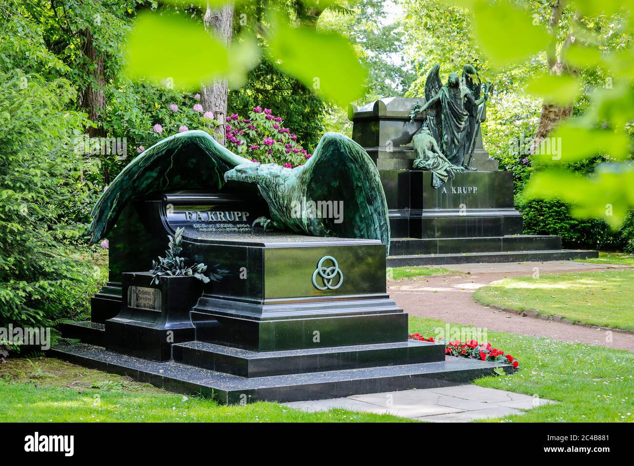 Tomba di Friedrich Alfred Krupp, cimitero di famiglia della famiglia industriale Krupp, cimitero di Bredeney, Essen, zona della Ruhr, Renania settentrionale-Vestfalia Foto Stock