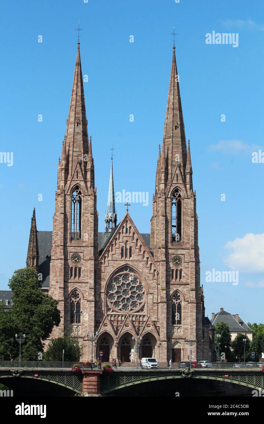 Chiesa di San Paolo di Strasburgo (una grande architettura gotica revival). Foto Stock