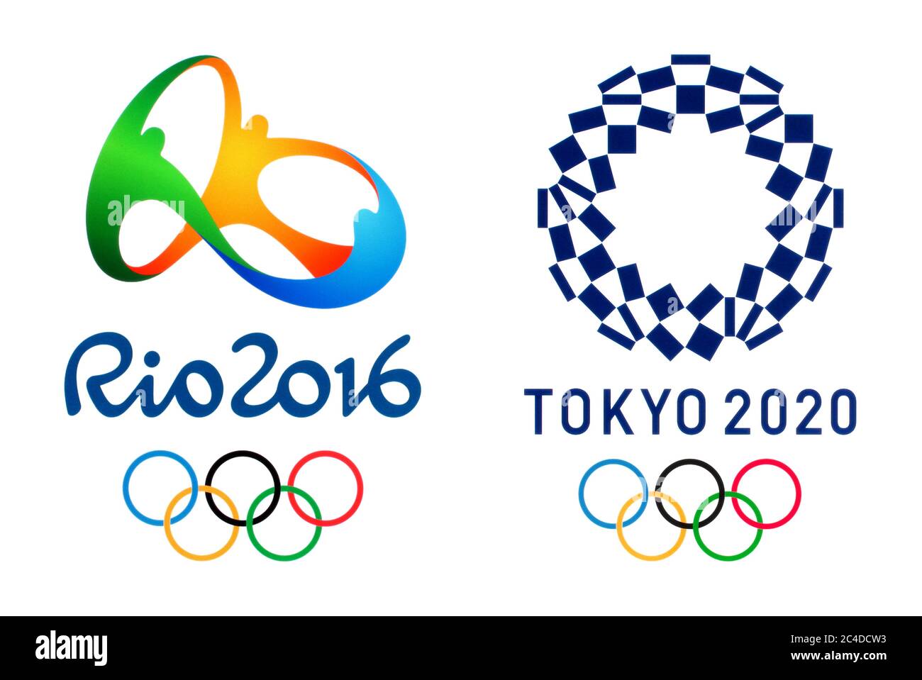 Kiev, Ucraina - 04 ottobre 2019: Loghi ufficiali dei Giochi Olimpici estivi 2020 a Tokyo, Giappone e Olimpiadi 2016 a Rio, Brasile, stampati su pa Foto Stock