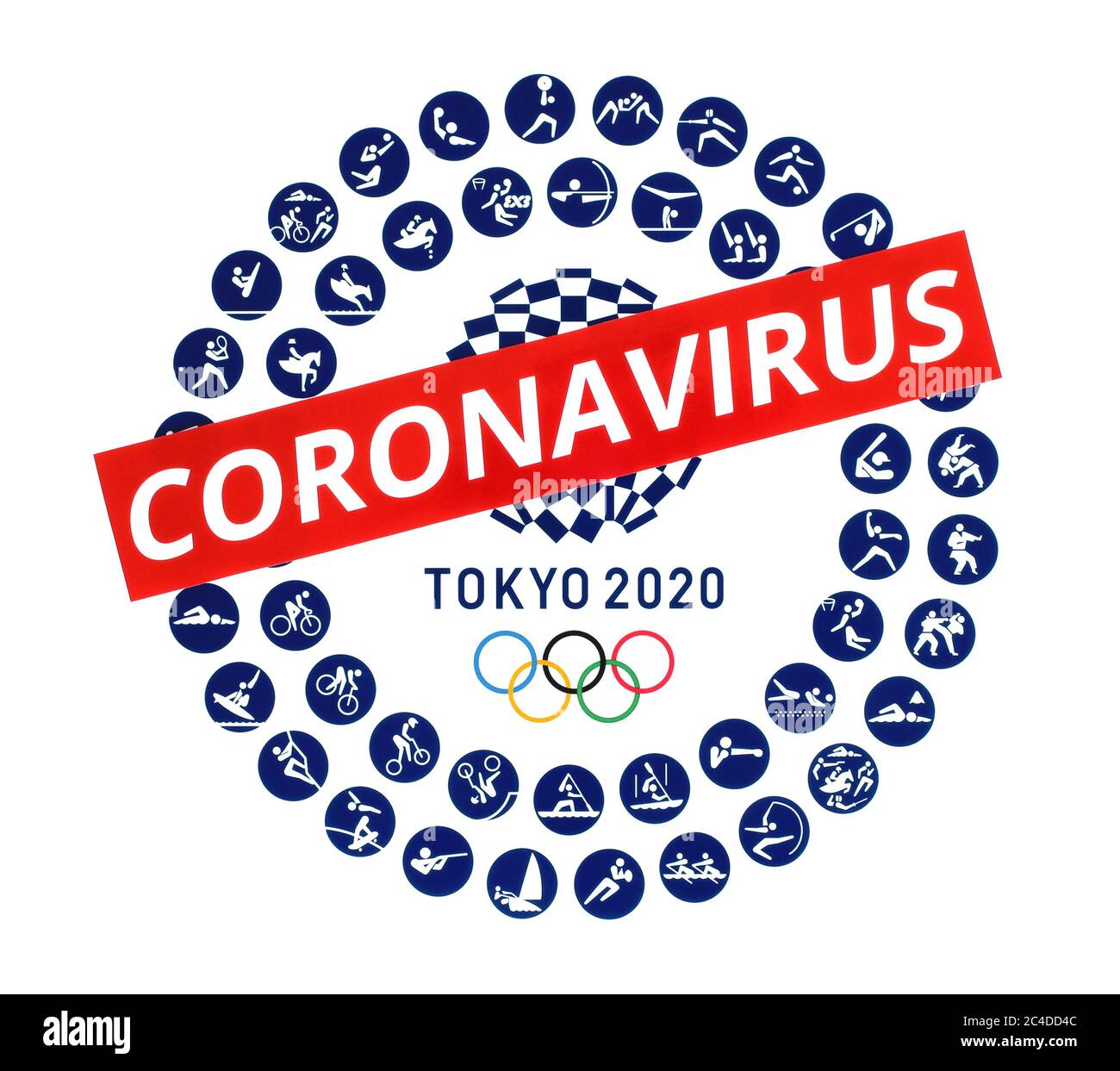 Kiev, Ucraina - 20 marzo 2020: Logo dei Giochi Olimpici estivi 2020 con icone ufficiali di tipi di sport a Tokyo, Giappone, stampato su carta e barrato Foto Stock