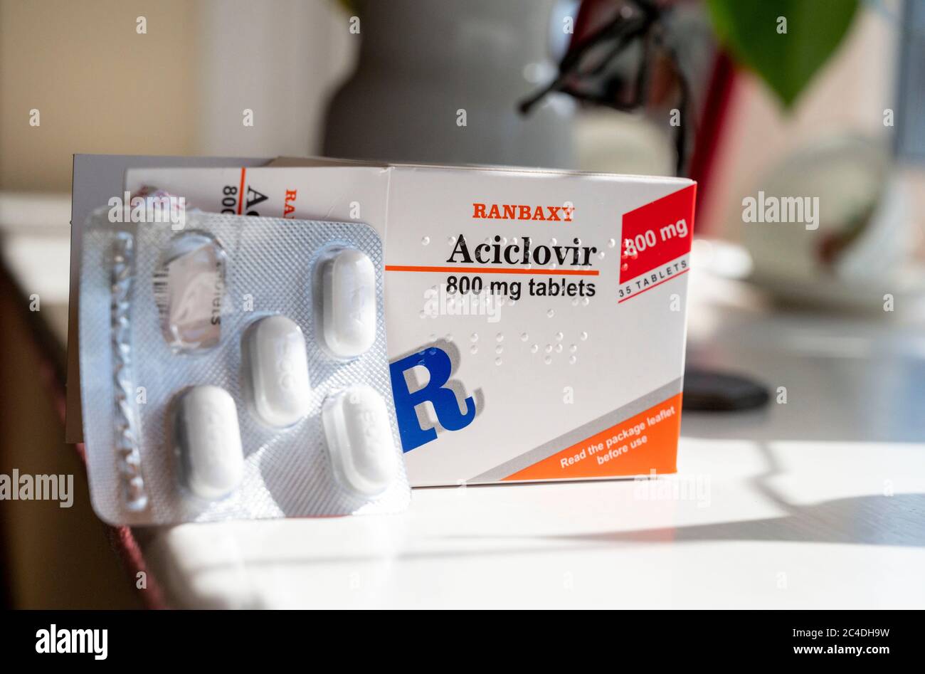 Aciclovir tablets medicine immagini e fotografie stock ad alta risoluzione  - Alamy
