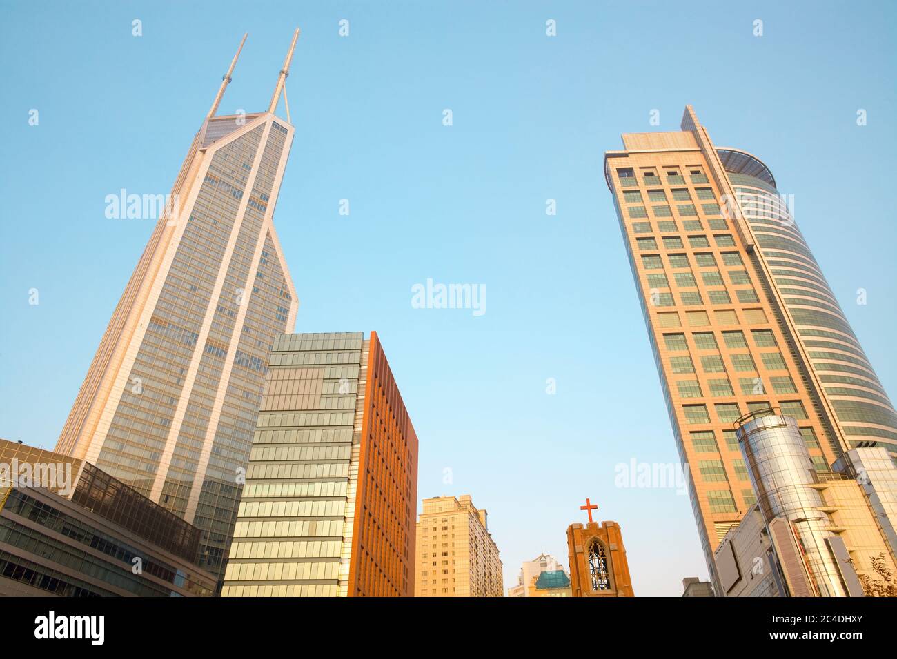 Skyline degli edifici di Nanjing Road da Piazza del Popolo, quartiere di Huangpu, Shanghai, Cina, Asia Foto Stock
