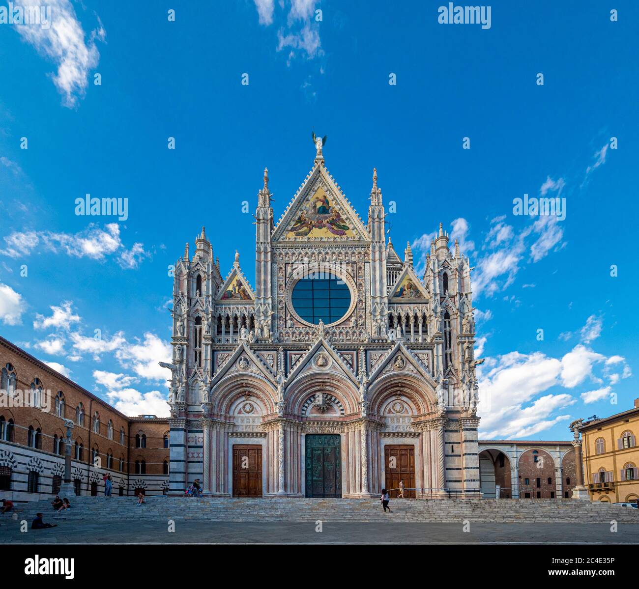 Facciata sud-ovest della Cattedrale di Siena. Siena. Italia. Foto Stock