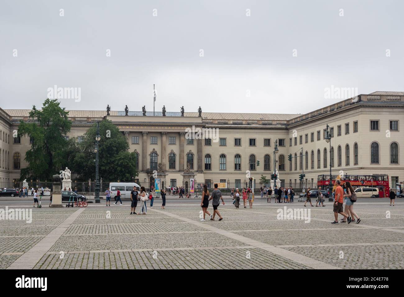 Facoltà di giurisprudenza dell'Università di Humboldt sulla Bebelplatz di Berlino, Germania. Foto Stock