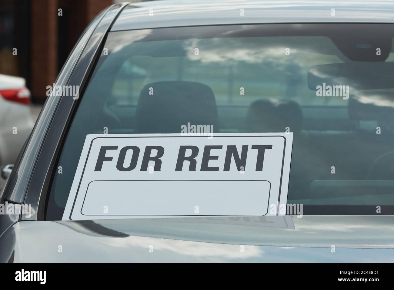 La prima razione dell'auto con la targa è a noleggio Foto Stock