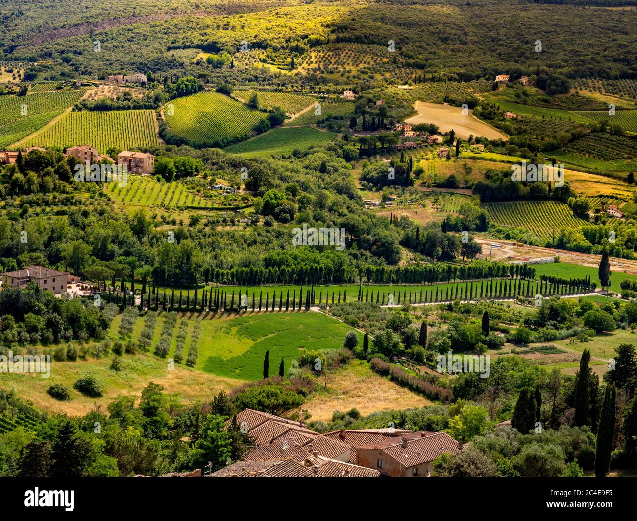 Vista aerea di San Gimignano e della campagna toscana. Italia. Foto Stock