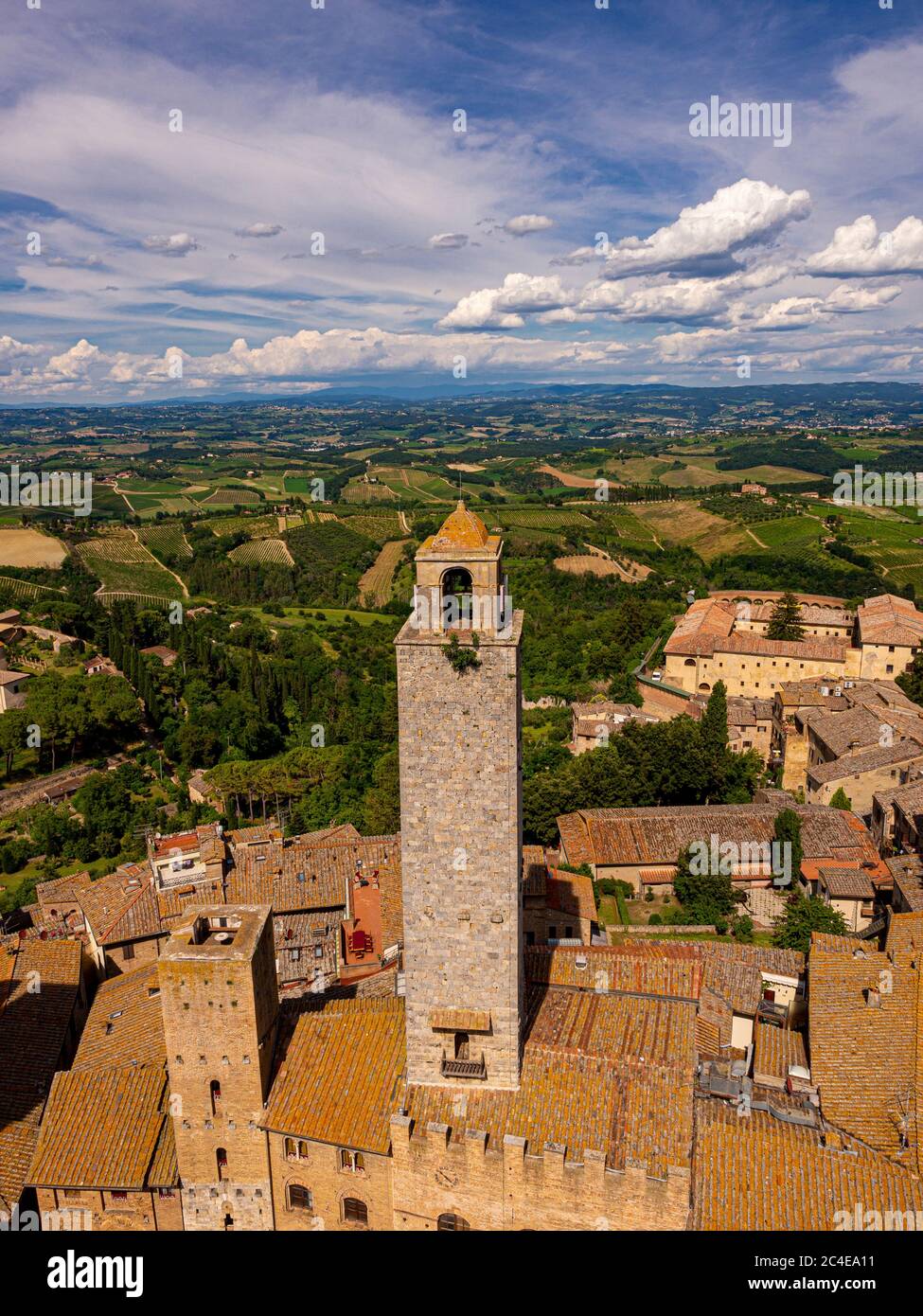 Veduta aerea di Torre Rognosa e San Gimignano, Toscana, Italia. Foto Stock