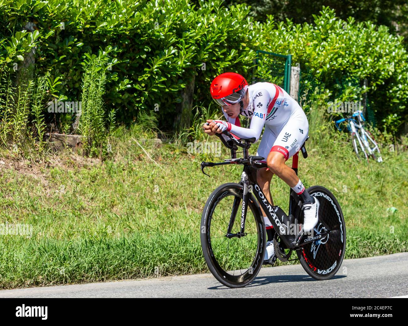 Bossarros, Francia - 19 luglio 2019: Il ciclista italiano Fabio Aru del Team Emirati Arabi Uniti che cavalca durante la tappa 13, prova individuale, del le Tour de fra Foto Stock