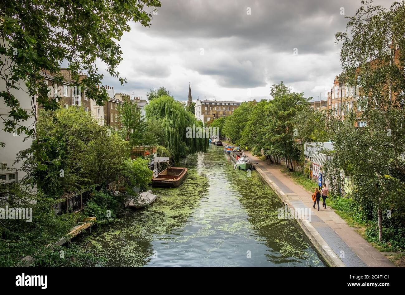 Londra, UK, ago 2019, vista del Regent's Canal a Camden Town Foto Stock