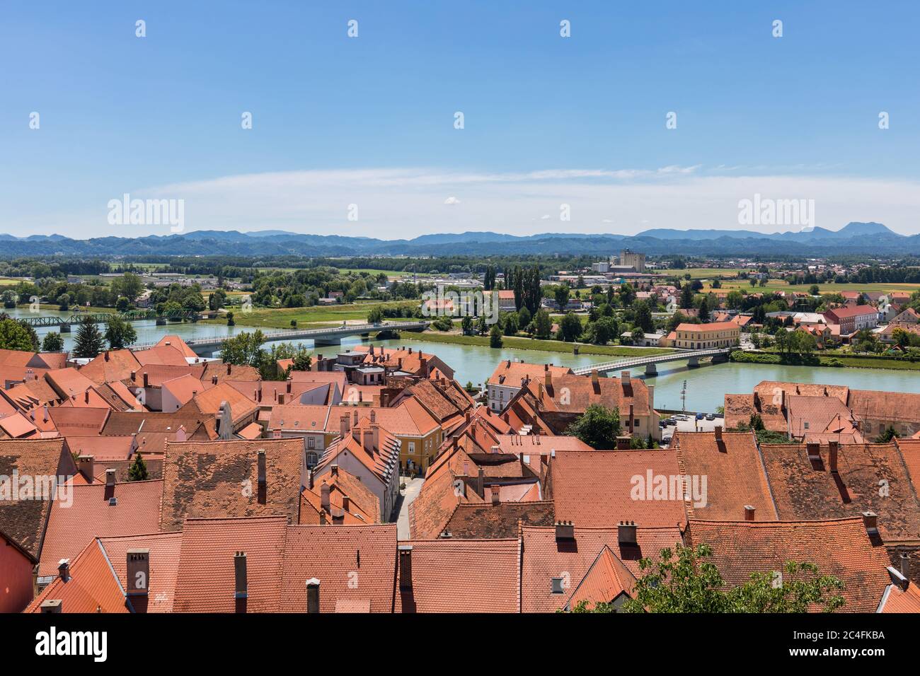 Vista del fiume Ptuj e Drava dal Castello di Ptuj, Slovenia Foto Stock