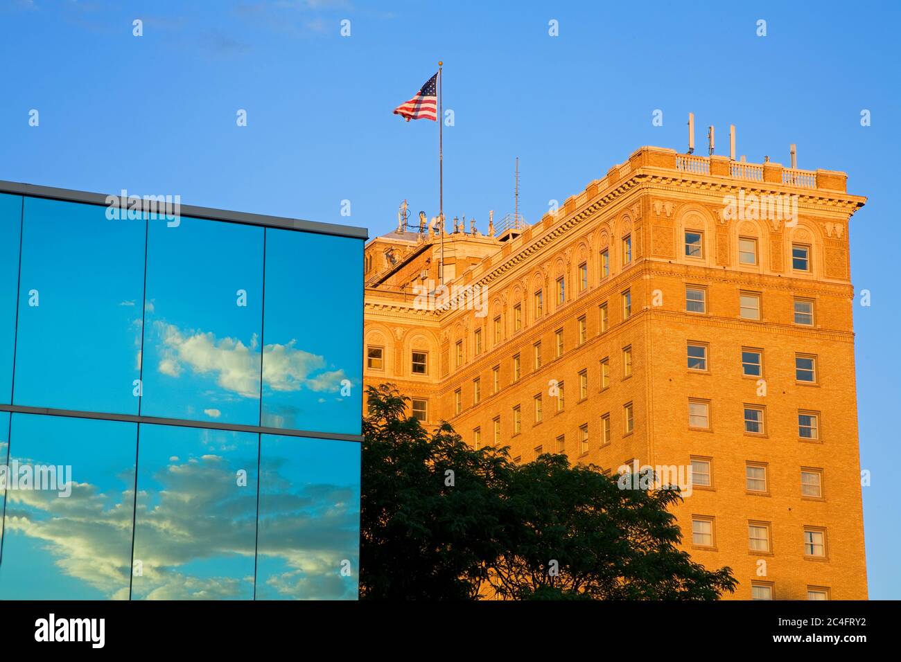 Storico ben Lomond Hotel & Glass Office Building, Ogden, Utah, USA, Nord America Foto Stock