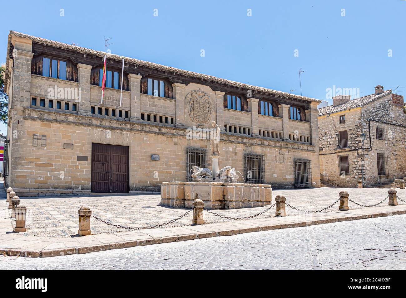 Fontana dei Leoni (Fuente de los Leones) nella Piazza del Populo, Baeza. Città rinascimentale nella provincia di Jaen. Sito patrimonio dell'umanità. An Foto Stock