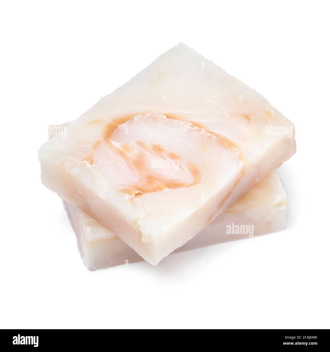 Coppia di fette di filetto di merluzzo surgelate isolate su sfondo bianco Foto Stock