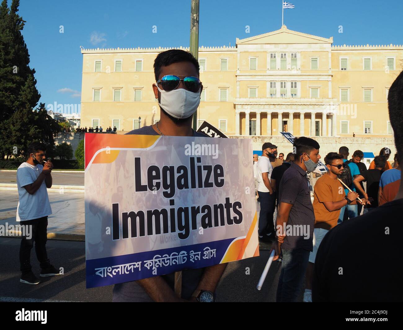 Atene, Grecia. 26 Giugno 2020. Raduno ad Atene contro il razzismo e a sostegno dei diritti dei rifugiati il 26 giugno 2020. (Foto di George Panagakis/Pacific Press/Sipa USA) Credit: Sipa USA/Alamy Live News Foto Stock