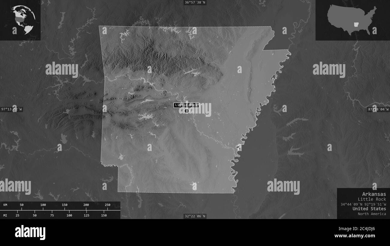 Arkansas, stato degli Stati Uniti. Mappa in scala di grigi con laghi e fiumi. Forma presentata contro la sua area di paese con overlay informativi. Rendering 3D Foto Stock