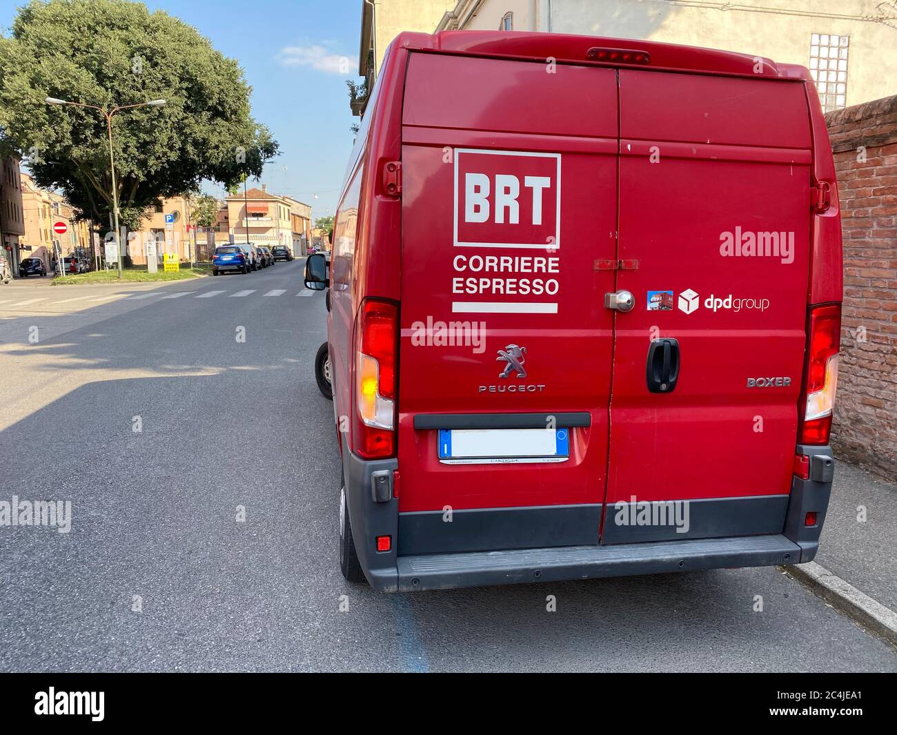 Ferrara, Italia. 27 giugno 2020. Corriere espresso BRT Bartolini a Ferrara, Italia. Credit: Filippo Rubin/Alamy Foto Stock