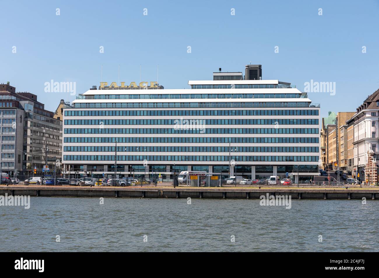 Il Palace Hotel, un edificio storico modernista progettato dagli architetti Viljo Revell e Keijo Petäjä, a Eteläranta 10, Helsinki, Finlandia Foto Stock