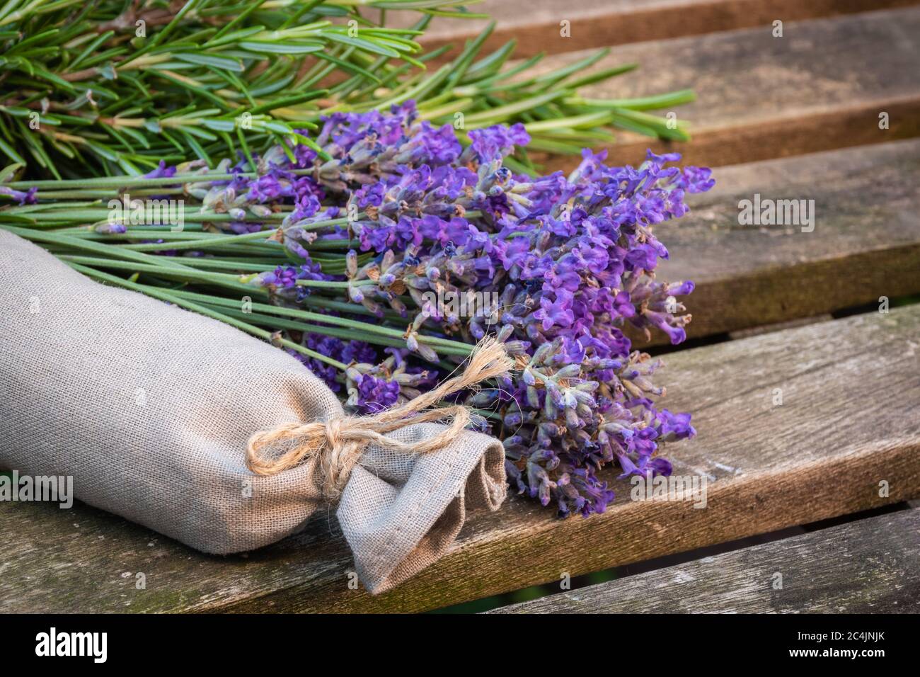 Bustina aromatica di erbe di lavanda e rosmarino. Foto Stock