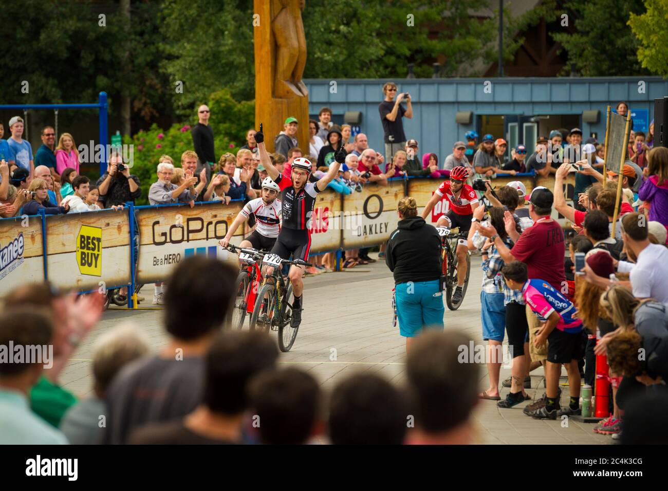 Whistler, BC, Canada: Crankworx Fat Tire scrito al Olympic Plaza – Stock Photo Foto Stock