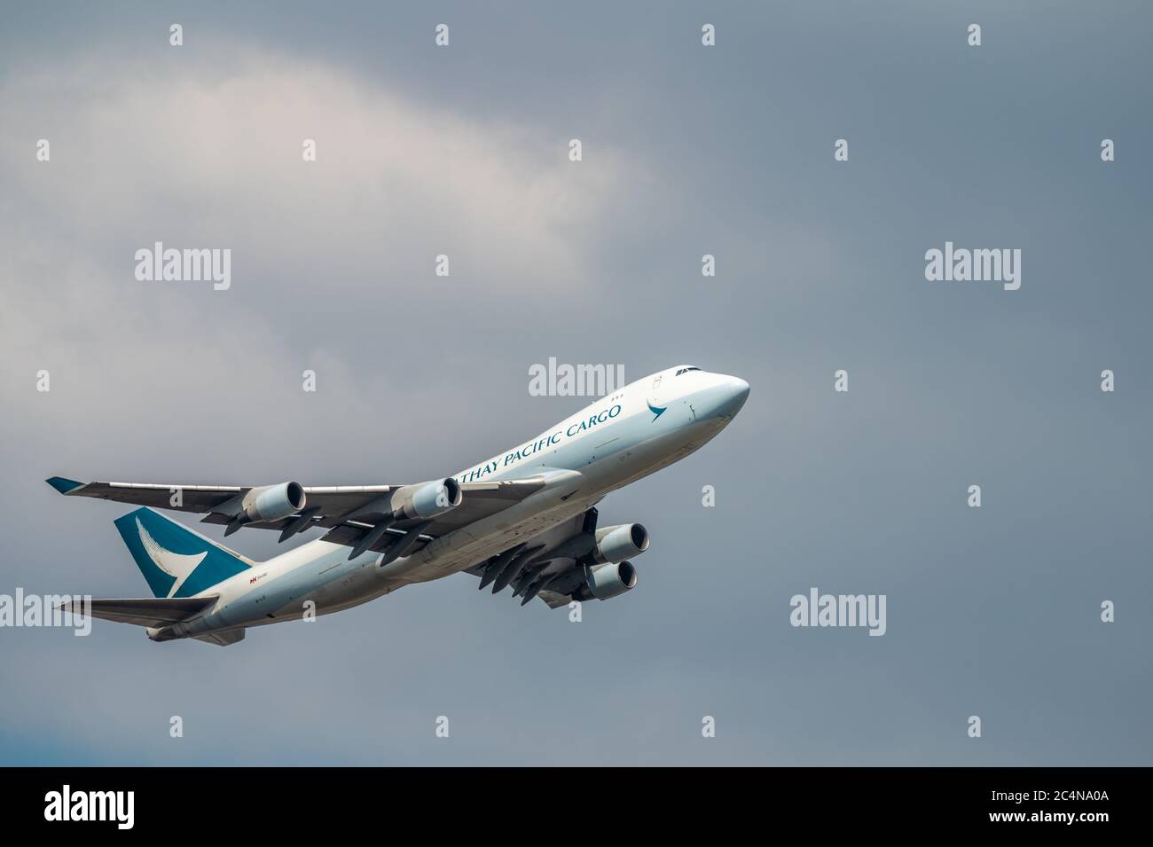 Cathay Pacific Cargo Boeing 747-400 registrazione aeromobili passeggeri B-LID poco dopo il decollo dall'aeroporto di Francoforte sul meno Foto Stock